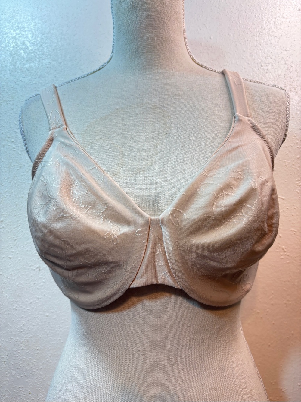 Lilyette Beige Full-Coverage Underwire Bra
